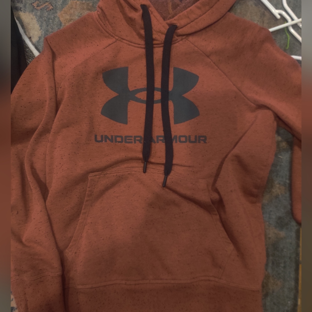 Under Armour Sweatshirt